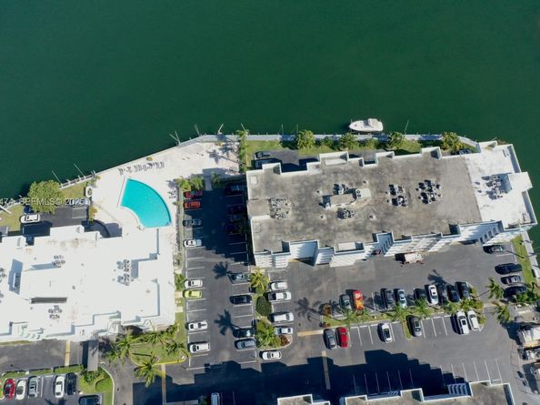 16570 NE 26th Ave 5G BOAT SLIP INCLUDED, North Miami Beach FL 33160