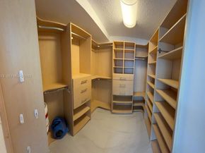 16570 NE 26th Ave 5G BOAT SLIP INCLUDED, North Miami Beach FL 33160