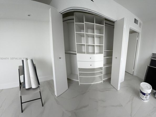 16570 NE 26th Ave 5G BOAT SLIP INCLUDED, North Miami Beach FL 33160