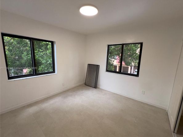 418 NW 9th Ave, Miami FL 33128