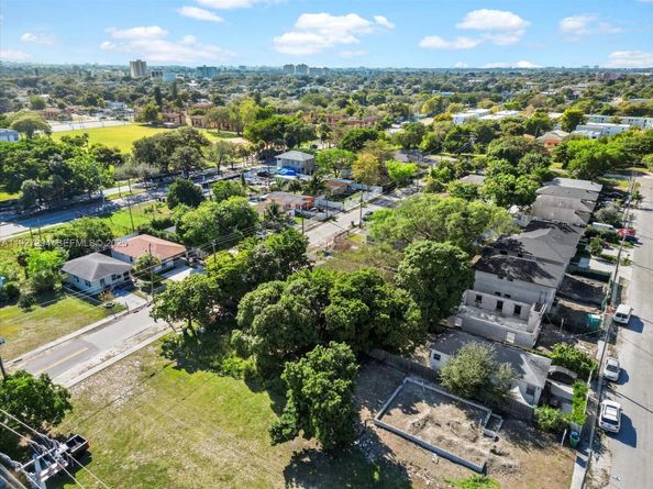 1829 NW 62nd Ter, Miami FL 33147