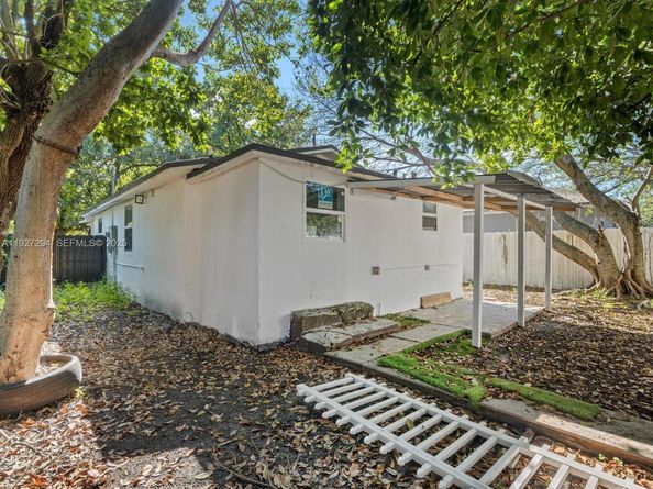 1829 NW 62nd Ter, Miami FL 33147