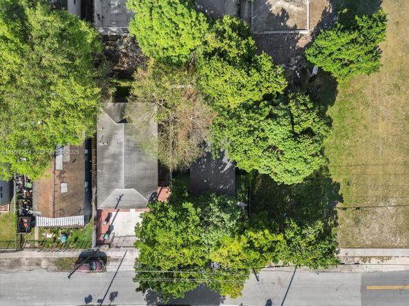 1829 NW 62nd Ter, Miami FL 33147