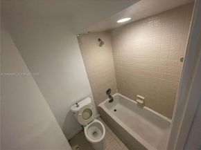 2461 NW 56th Ave 105, Lauderhill FL 33313