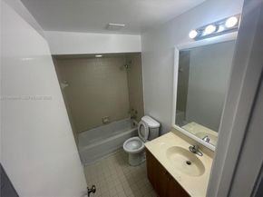 2461 NW 56th Ave 105, Lauderhill FL 33313