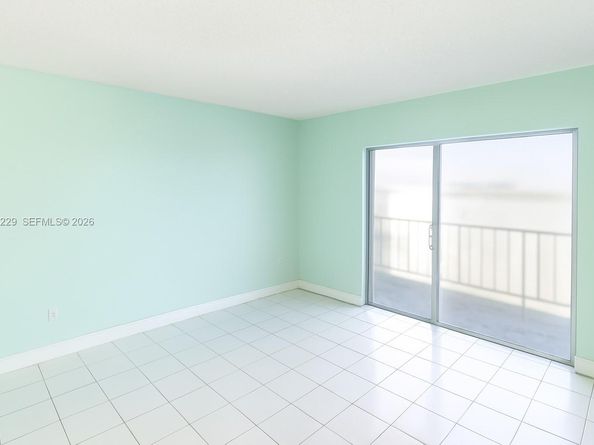 8895 Fontainebleau Blvd 504, Miami FL 33172