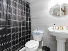 8895 Fontainebleau Blvd 504, Miami FL 33172