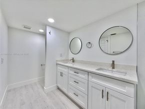 8453 N Coral Cir, North Lauderdale FL 33068