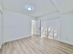 8453 N Coral Cir, North Lauderdale FL 33068