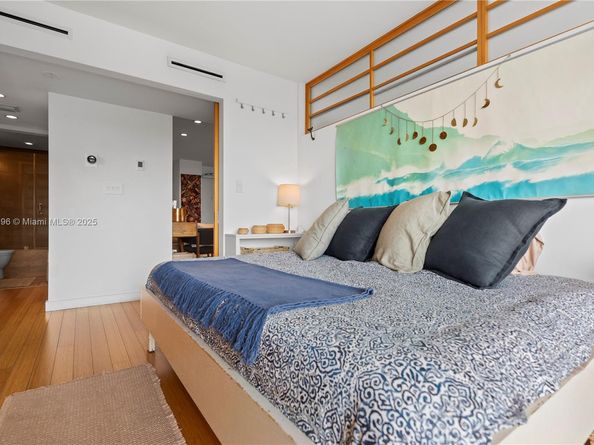Undisclosed Address #A11847196, Miami FL 33129