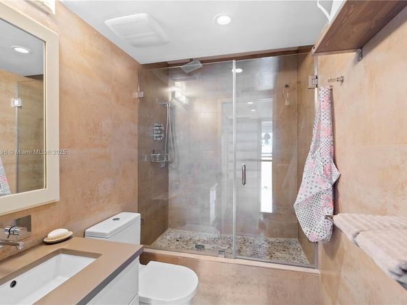 Undisclosed Address #A11847196, Miami FL 33129