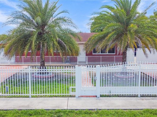 11820 SW 206th St, Miami FL 33177