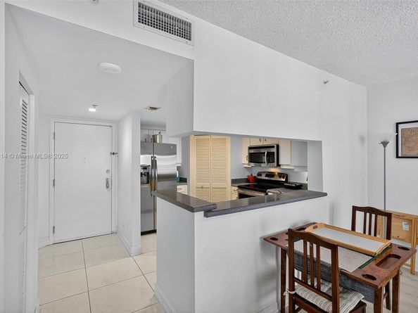 701 Brickell Key Blvd 1108, Miami FL 33131