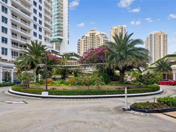 701 Brickell Key Blvd 1108, Miami FL 33131