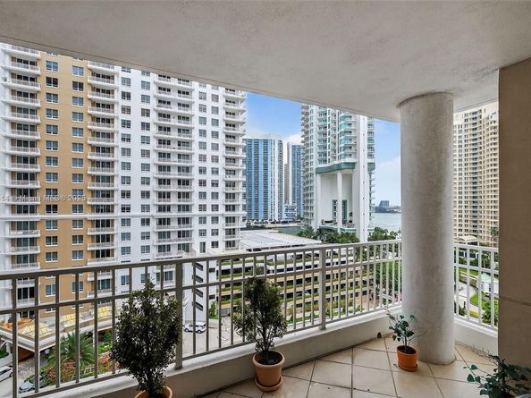 701 Brickell Key Blvd 1108, Miami FL 33131