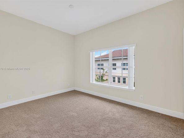 617 SW 1st Ave, Pompano Beach FL 33060