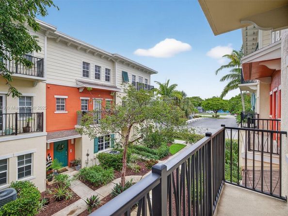 617 SW 1st Ave, Pompano Beach FL 33060