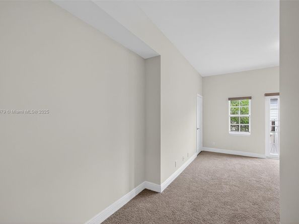 617 SW 1st Ave, Pompano Beach FL 33060