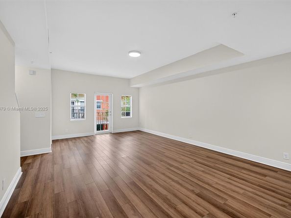 617 SW 1st Ave, Pompano Beach FL 33060