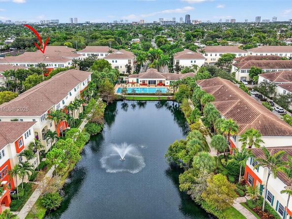 617 SW 1st Ave, Pompano Beach FL 33060