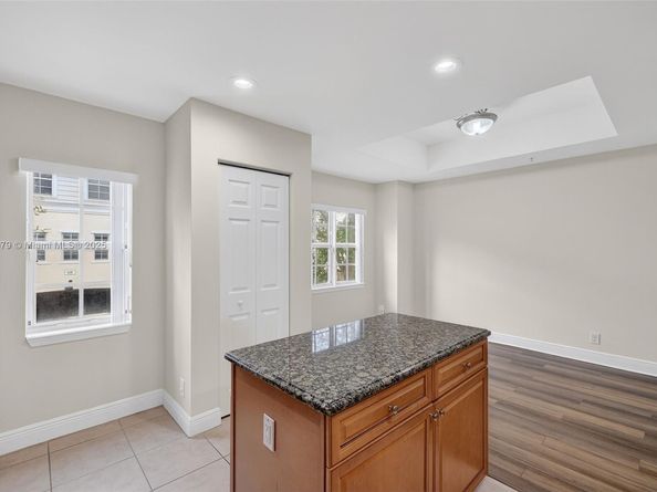 617 SW 1st Ave, Pompano Beach FL 33060