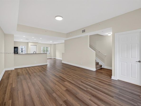 617 SW 1st Ave, Pompano Beach FL 33060