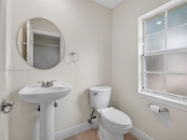 617 SW 1st Ave, Pompano Beach FL 33060