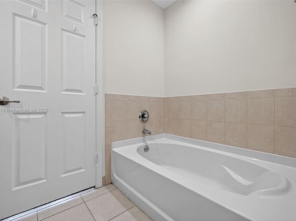 617 SW 1st Ave, Pompano Beach FL 33060