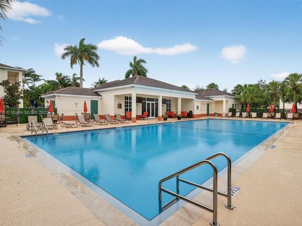 617 SW 1st Ave, Pompano Beach FL 33060