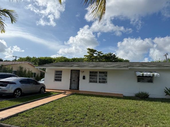 141 NE 209th St, Miami Gardens FL 33179