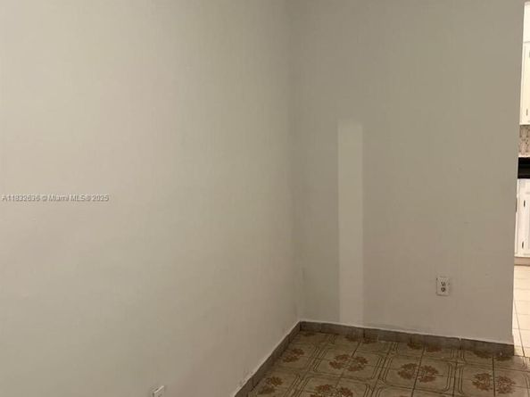 141 NE 209th St, Miami Gardens FL 33179