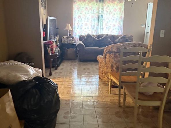 141 NE 209th St, Miami Gardens FL 33179