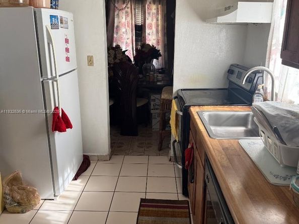 141 NE 209th St, Miami Gardens FL 33179
