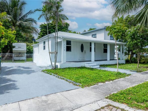 713 SW 7th St, Dania Beach FL 33004