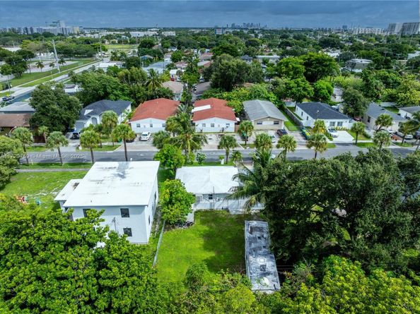 713 SW 7th St, Dania Beach FL 33004