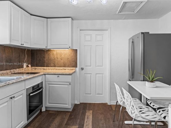 713 SW 7th St, Dania Beach FL 33004