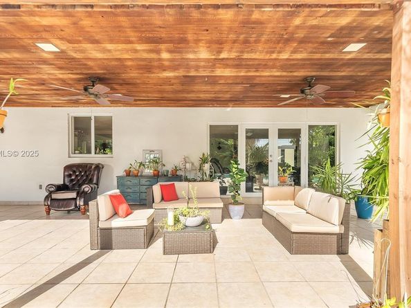 9220 SW 94th Pl, Miami FL 33176