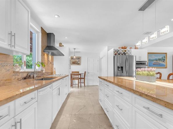 9220 SW 94th Pl, Miami FL 33176