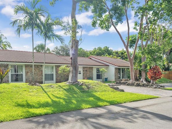 9220 SW 94th Pl, Miami FL 33176