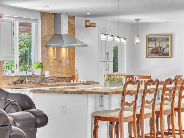 9220 SW 94th Pl, Miami FL 33176