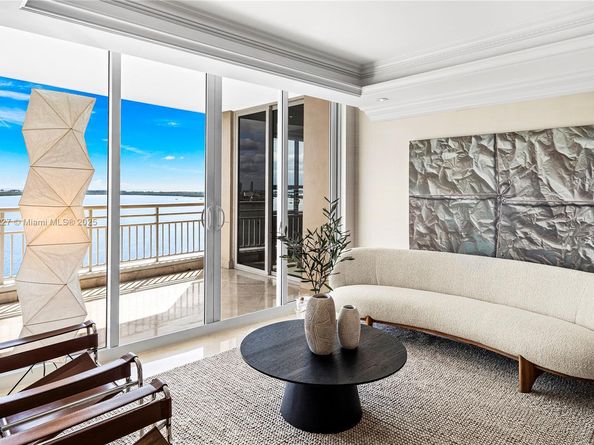 808 Brickell Key Dr 1802, Miami FL 33131