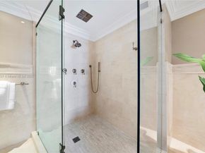 808 Brickell Key Dr 1802, Miami FL 33131