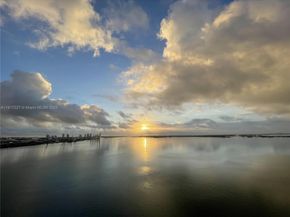 808 Brickell Key Dr 1802, Miami FL 33131