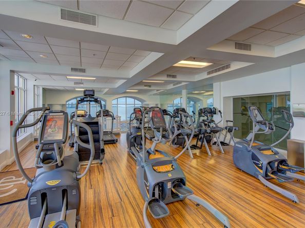 808 Brickell Key Dr 1802, Miami FL 33131