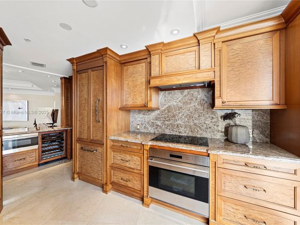 808 Brickell Key Dr 1802, Miami FL 33131