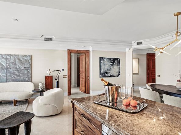 808 Brickell Key Dr 1802, Miami FL 33131