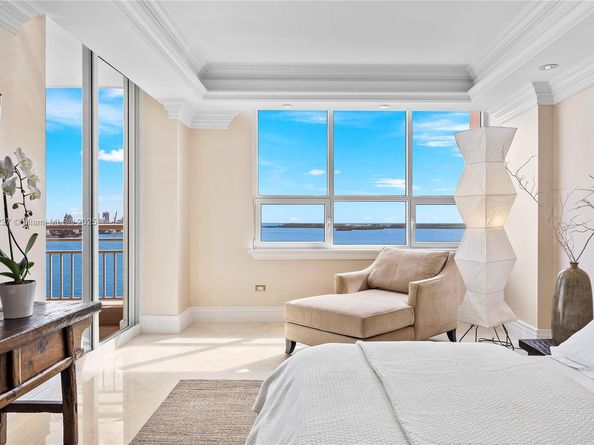 808 Brickell Key Dr 1802, Miami FL 33131