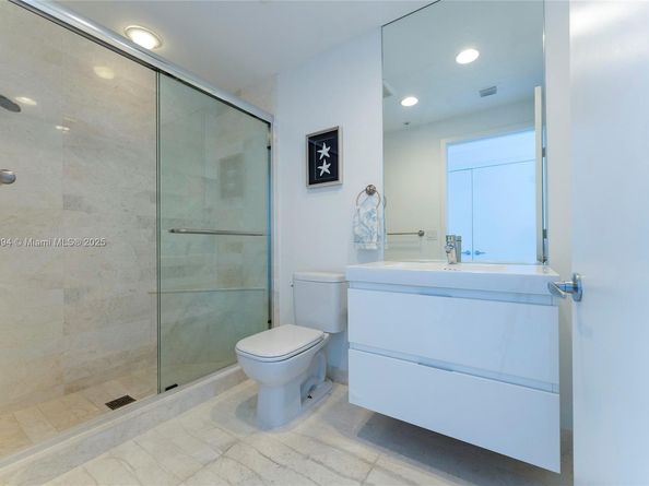 17111 Biscayne Blvd 2109, North Miami Beach FL 33160
