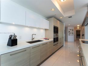 17111 Biscayne Blvd 2109, North Miami Beach FL 33160
