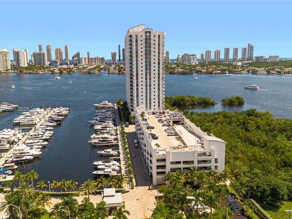17111 Biscayne Blvd 2109, North Miami Beach FL 33160
